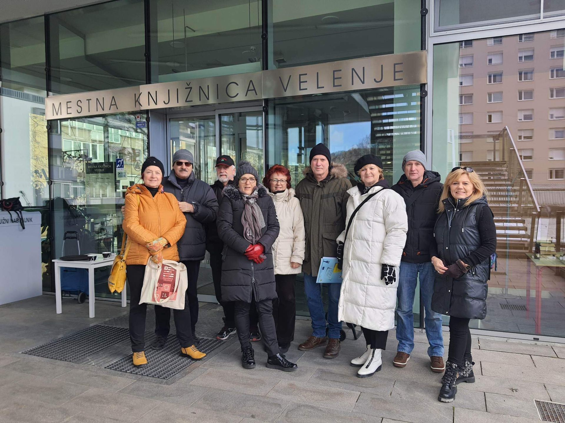 Pesniki berejo pesnike