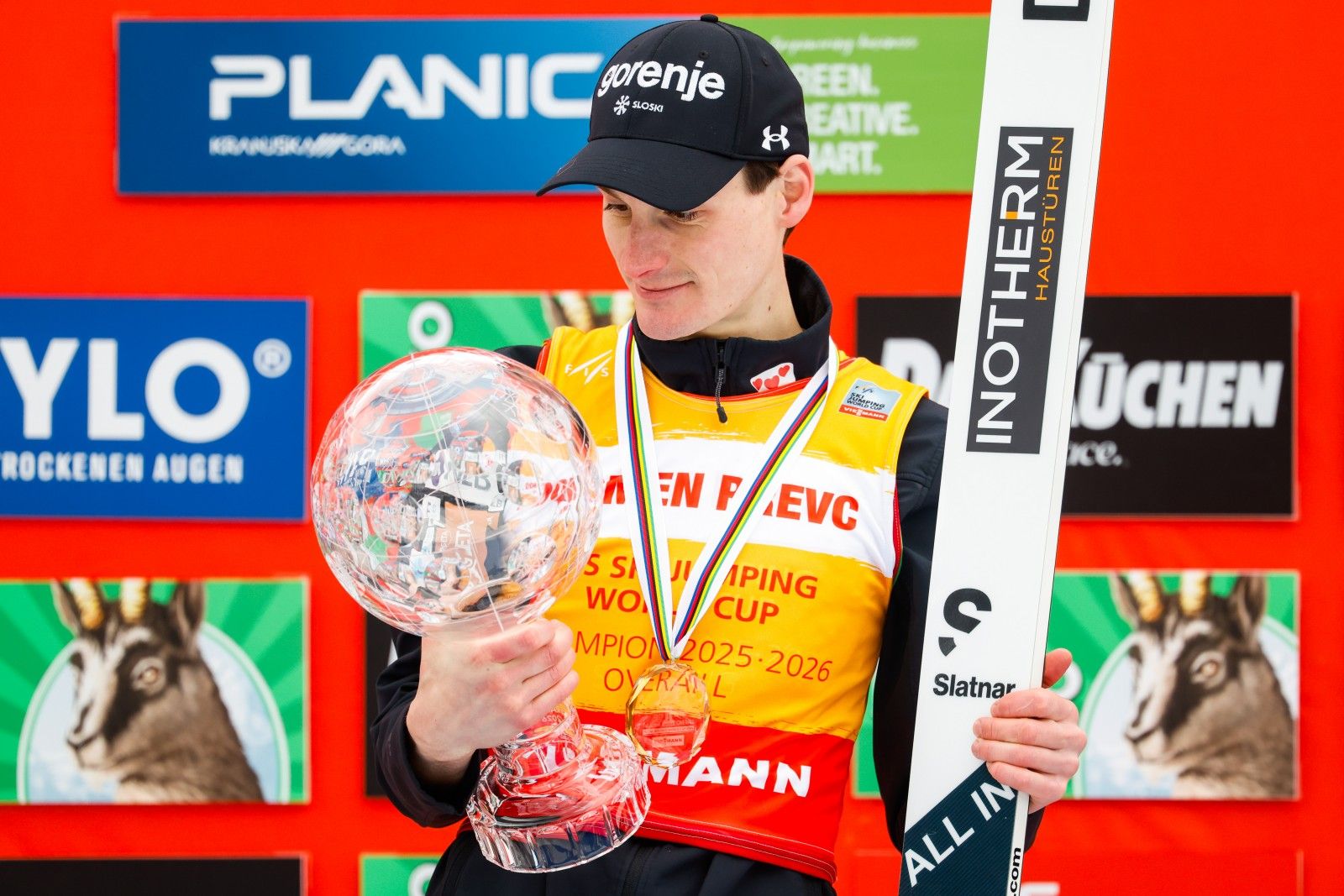 Planica z več kot 83 tisoč navijači spisala zgodovino