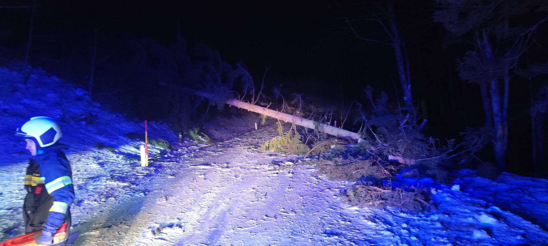 Veter se še krepi: Več intervencij tudi na območju Velenja in Šoštanja