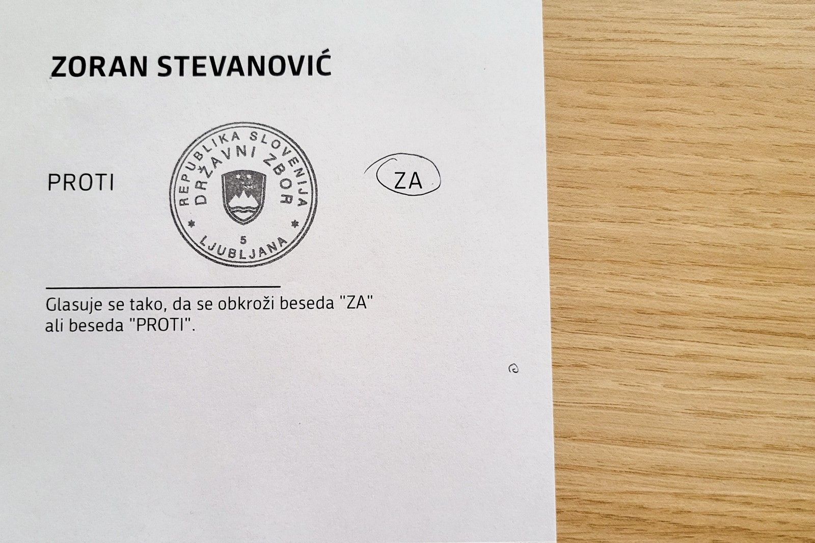 Na tajnem glasovanju o predsedniku DZ del glasovnic označenih