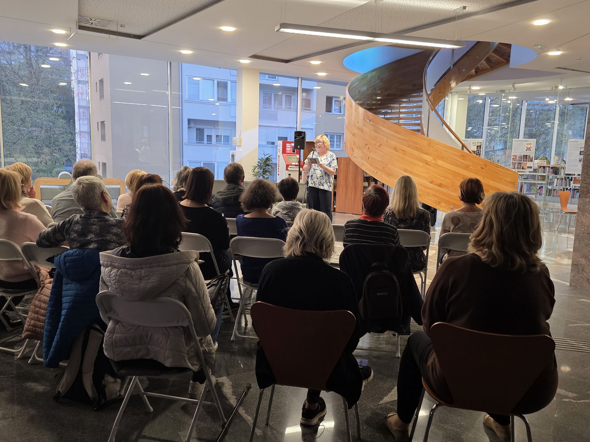 V Knjižnici Velenje obeležili zaključek Bralne značke za odrasle #foto 