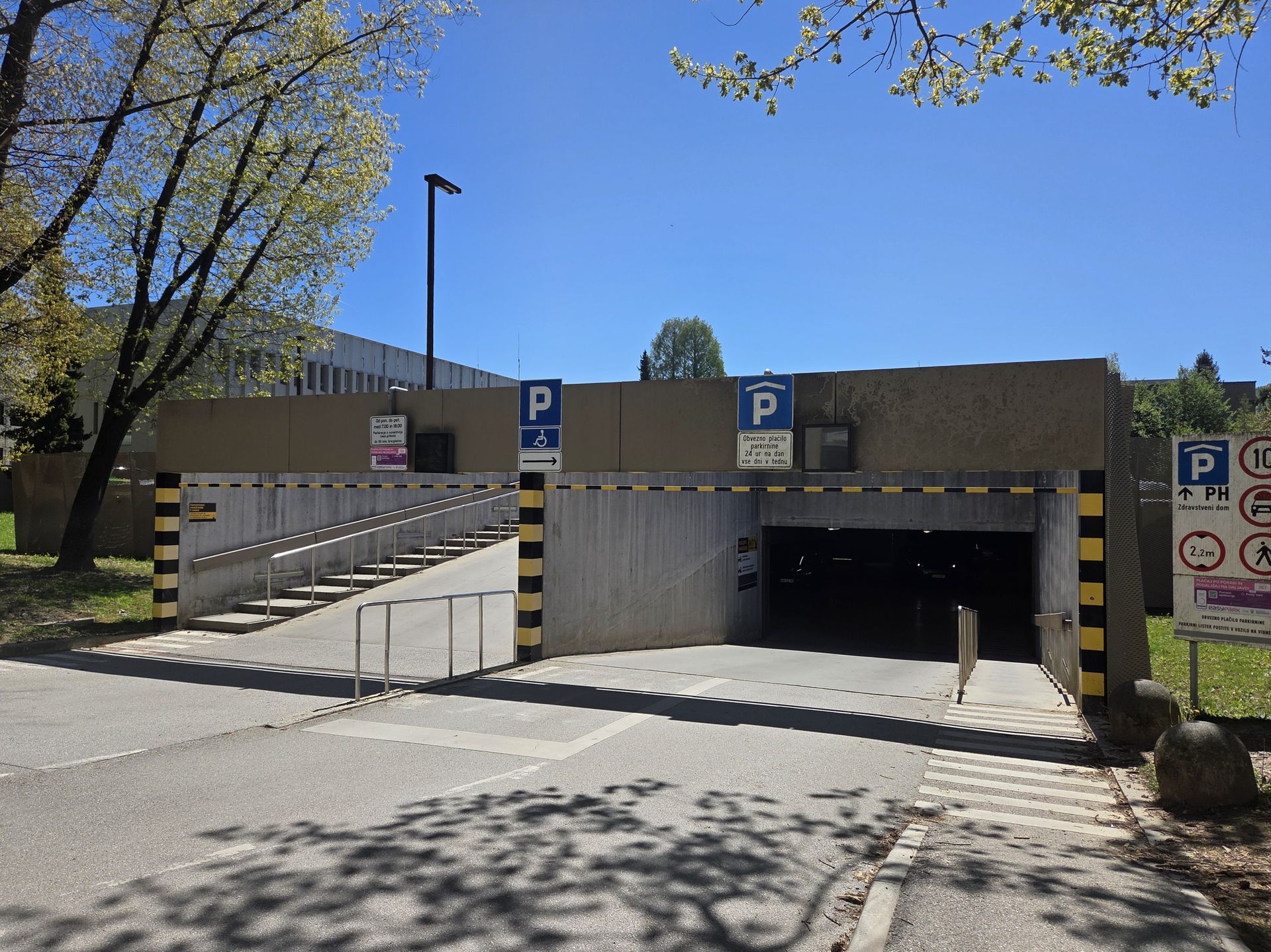 Pozor: Spremenjen režim parkiranja zaradi čiščenja garažnih hiš