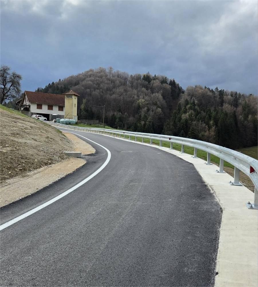 V Podkraju sanirali plaz in obnovili cesto
