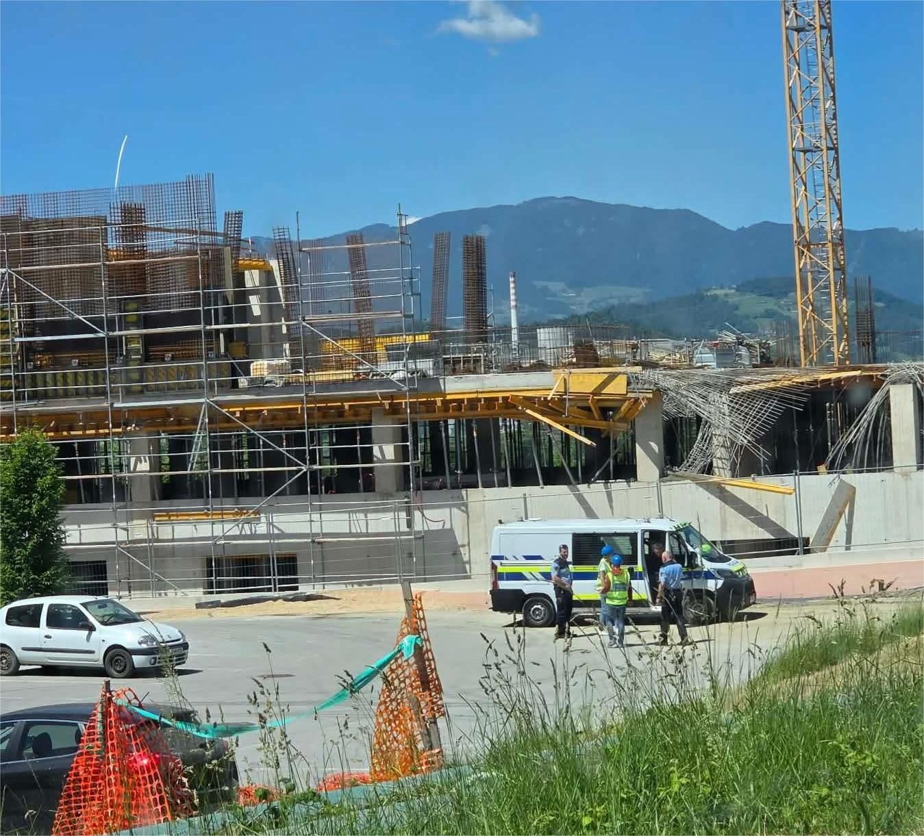 Huda delovna nesreča pri delu v Velenju: Poškodovanih pet delavcev