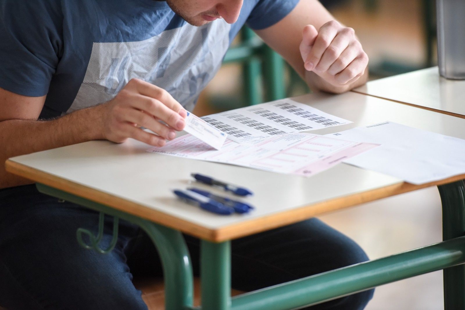 Pred dijaki zaključnih letnikov maturitetna preizkušnja