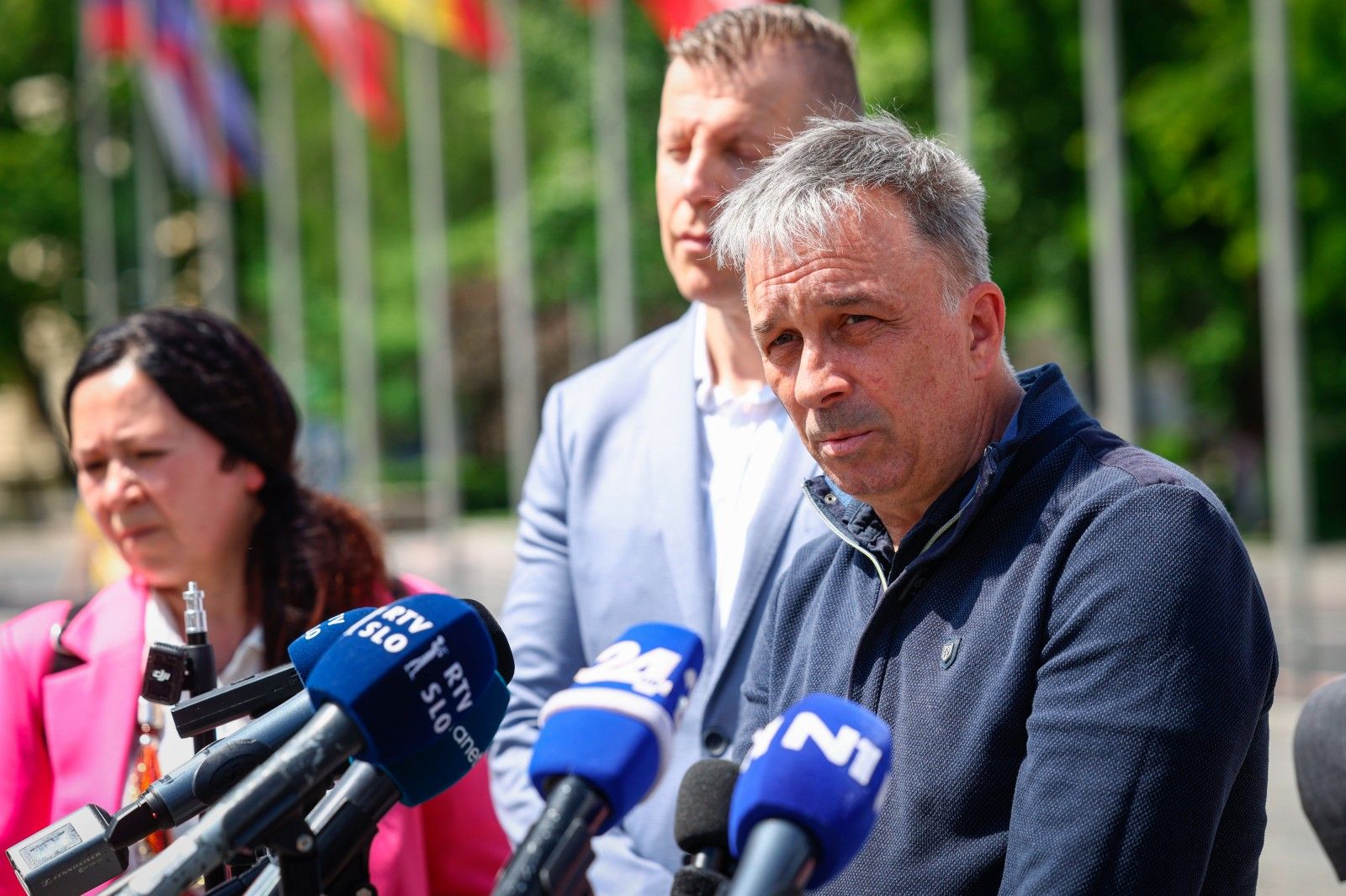 Sindikati predlagano ukinitev obveznosti odtegovanja sindikalne članarine od plače vidijo kot poskus utišanja