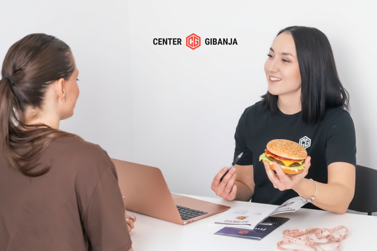 Center Gibanja razkriva: Kaj se v resnici skriva v McDonald’su