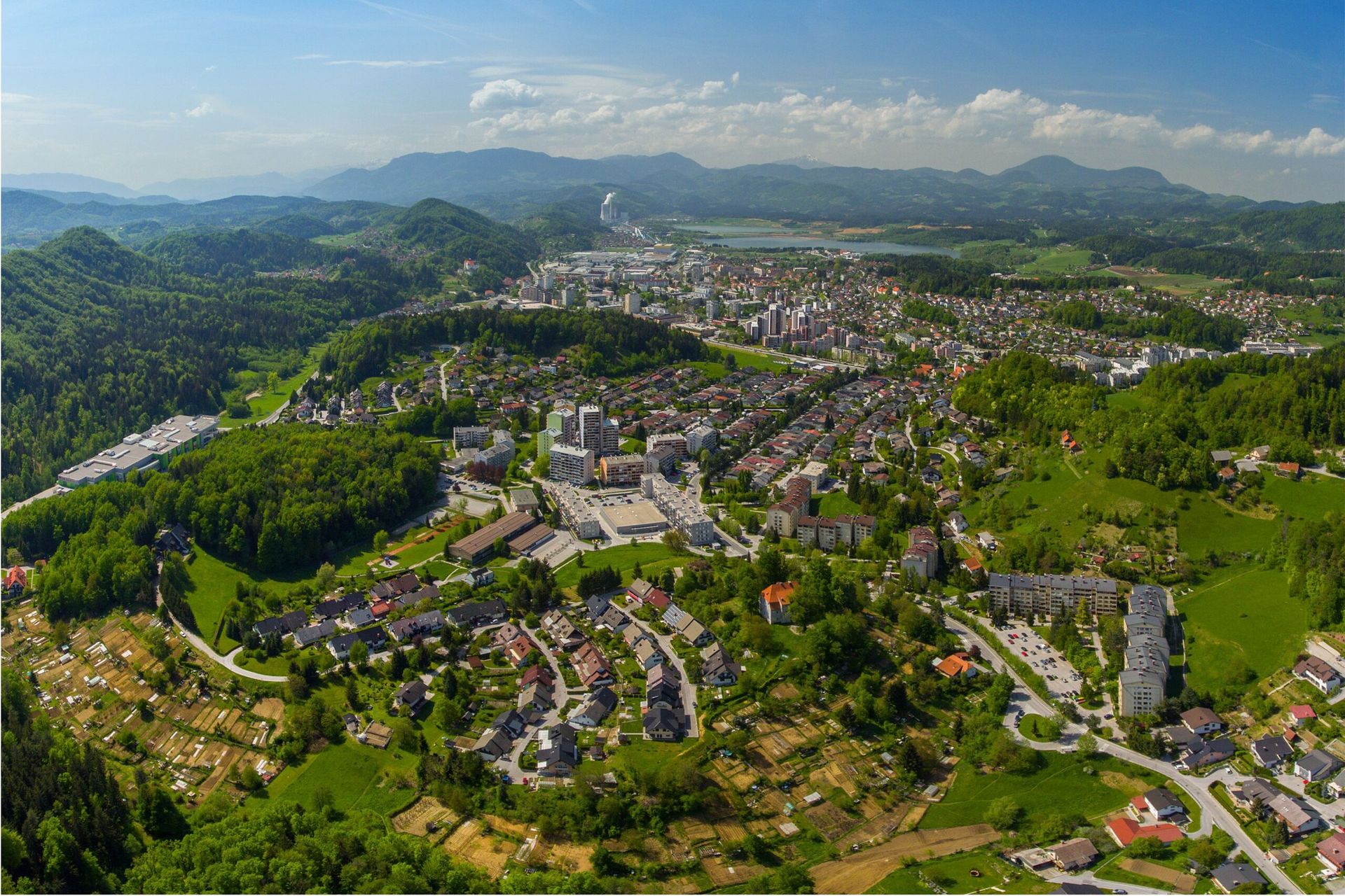 JAVNA RAZPRAVA: Vizija in strategija Mestne občine Velenje do 2040 – GOSPODARSTVO (gospodarstvo, turizem, kmetijstvo, stanovanjska politika)