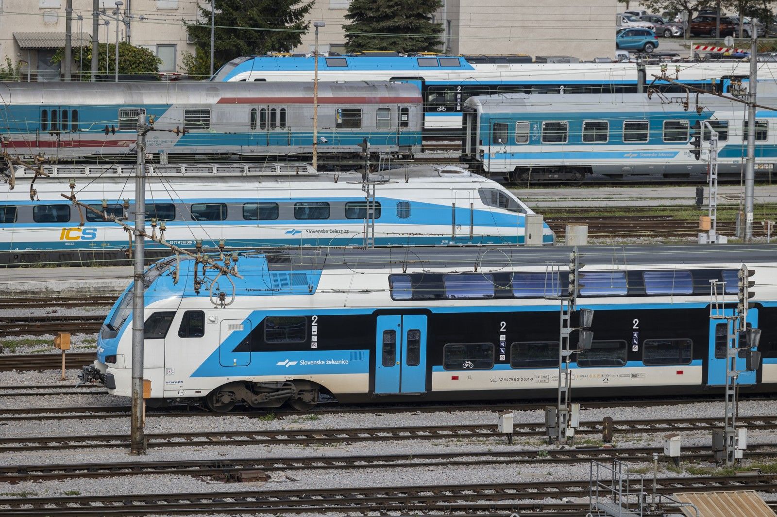 Z začetkom julija višje cene enosmernih in povratnih vozovnic za vlake
