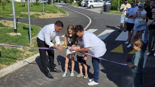 Prenovljen del Šlandrove ceste tudi uradno predan namenu
