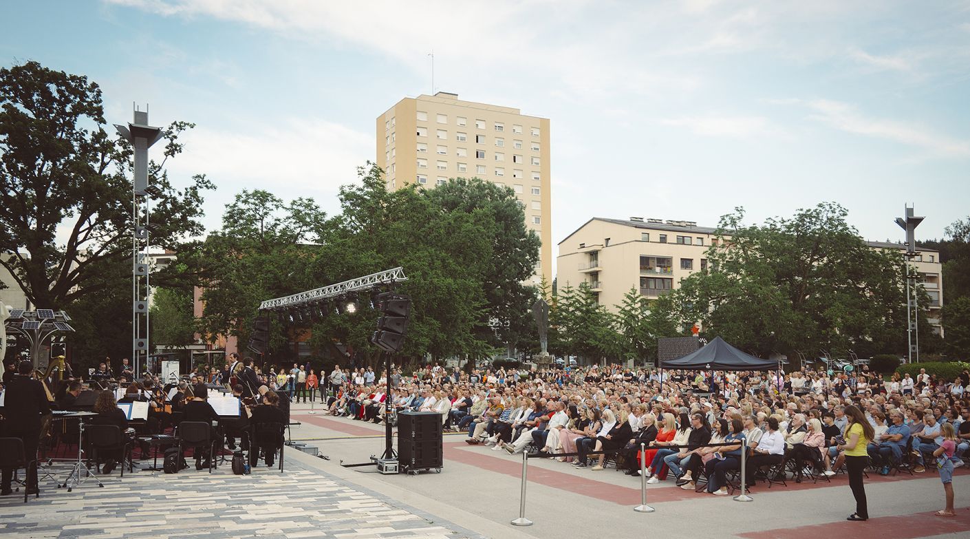 Glasbeni spektakel na Titovem trgu: Poletna operna noč za uvod v 42. Poletne kulturne prireditve