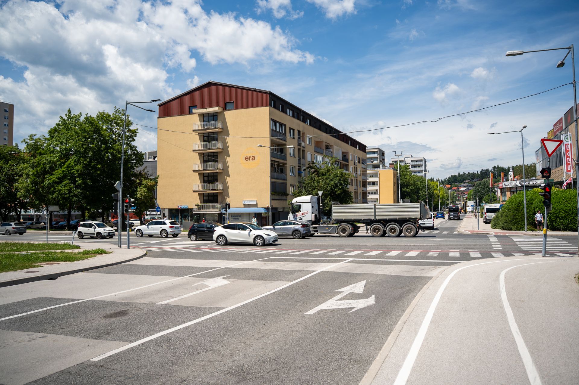 (VIDEO) Po mestu z županom: Prometna ureditev Kidričeve in Šaleške je ključnega pomena