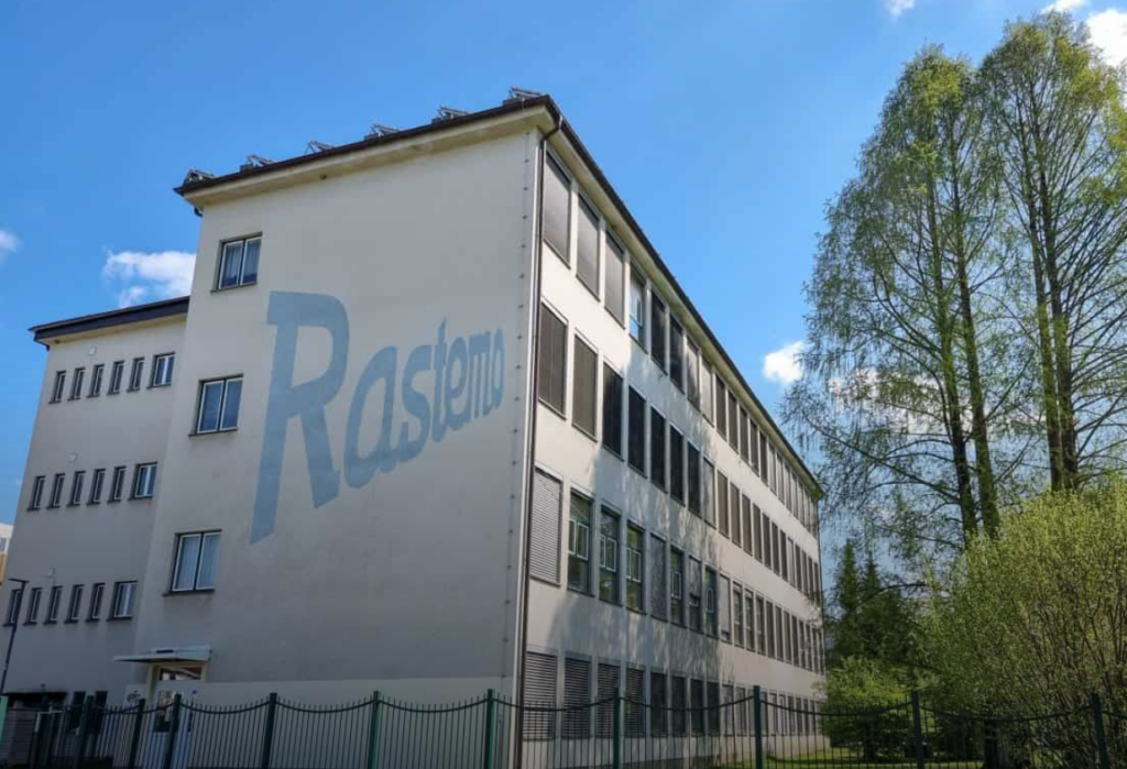 MOV tudi letos vlaga boljše pogoje za izobraževanje mladih: V načrtu energetske sanacije in nova telovadnica