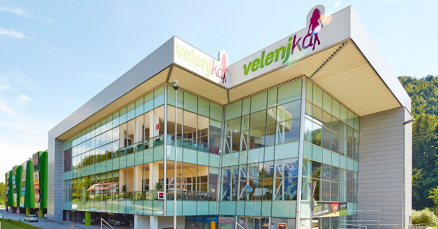 Velenjka v juliju: Poletne razprodaje, nakupi pred dopustom in nogometno finale pred finalom