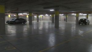 V noči na ponedeljek poškodovali izhodna vrata garažne hiše Gorica 