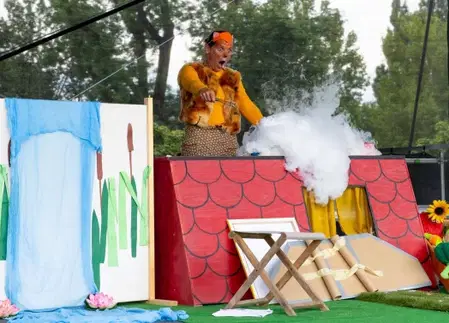 Jutrišnje Sobotne lutkarije vabijo otroke na predstavo "Skriti talent lisjaka Lovra"