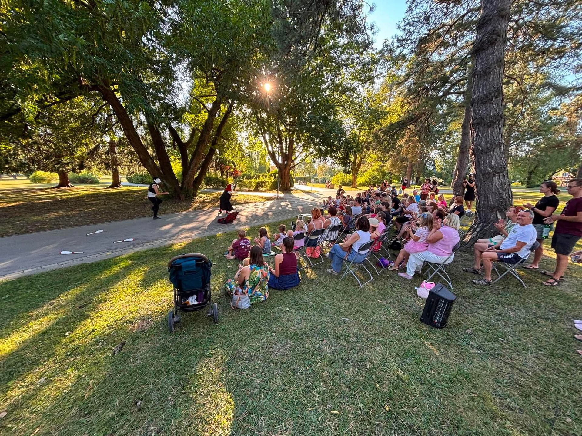 (FOTO) Sanje uličarjev: Ko Sončni park postane gledališki oder