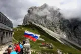 Planinske koče s številčnim obiskom in izzivi zagotavljanja vode, vse večja težava smeti