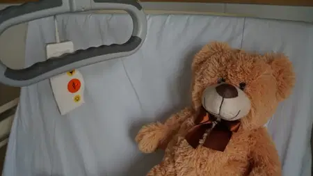 Z akcijo Naša moč je zlate barve opozarjajo na izzive otrok obolelih za rakom
