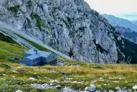 Naj planinski koči 2026 Kamniška koča na Kamniškem sedlu in Koča na Ljubelju