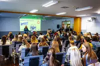 Ko je vsega preveč: STISK(e) ponujajo prostor za pogovor in podporo