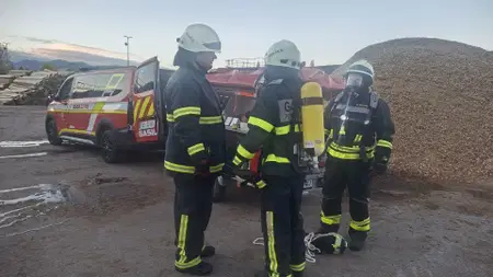 Člani PIGD PV včeraj izvedli taktično gasilsko vajo na objektu družbe PLP Lesna industrija