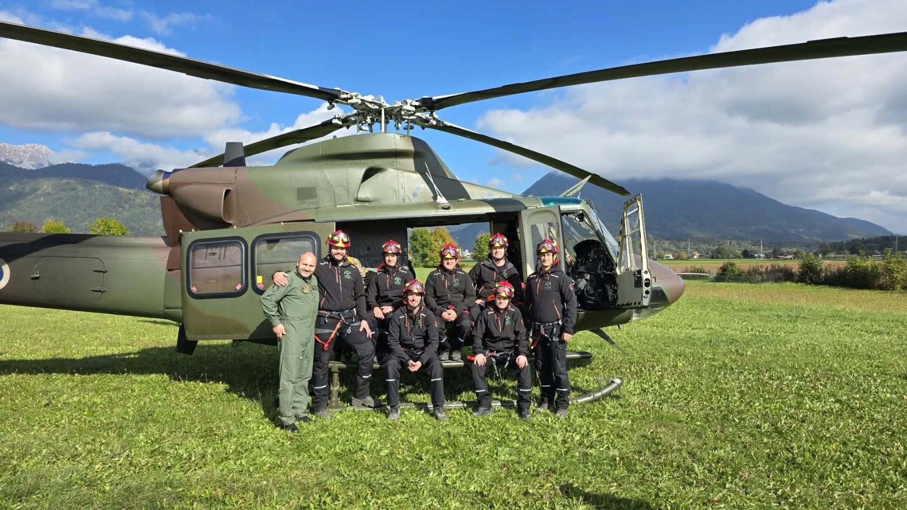 Rudarski reševalci Premogovnika Velenje usposobljeni za reševanje s helikopterjem