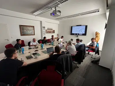 Premogovnik Velenje z mednarodnim projektom GeoSolar raziskuje povezovanje sončne in geotermalne energije v opuščenih premogovnikih