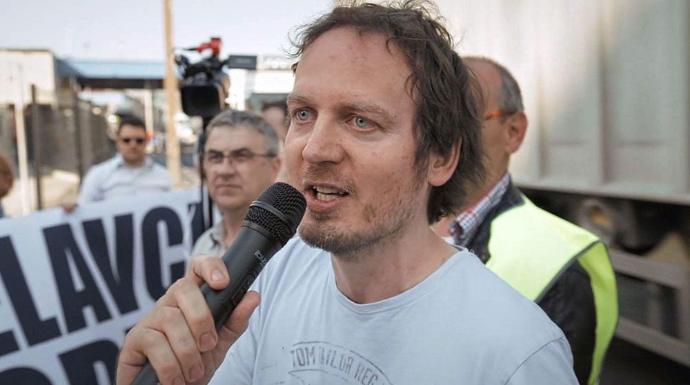 Kar je treba storiti – velenjska premiera z gosti!