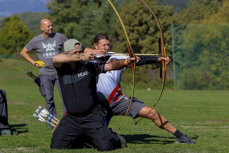 Škalsko jezero gostilo Pokal tradicionalnih lokov – 129 tekmovalcev iz 27 klubov in štirih držav
