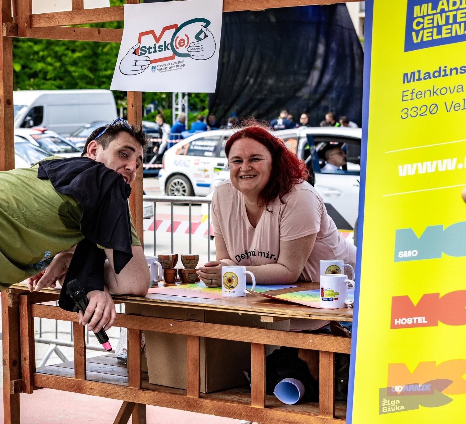 Projekt STISK(e): "Ni ti treba vsega nositi sam/a"