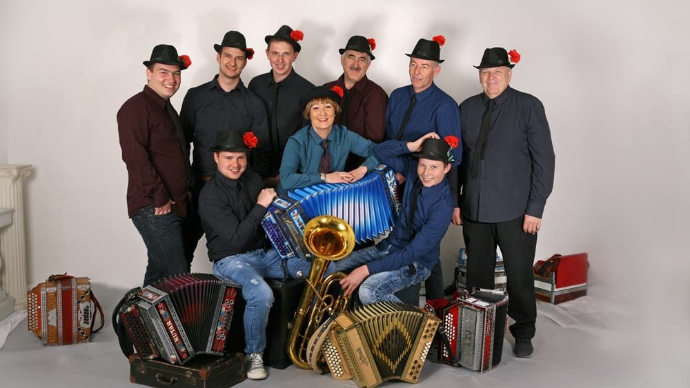 Večer v amfiteatru s Plešivskimi muzikanti