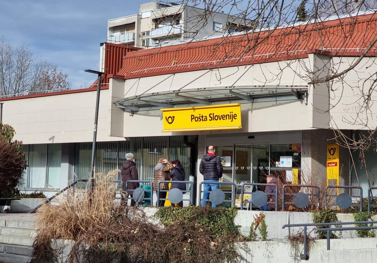 Brezprovizijsko plačevanje položnic v poslovalnicah Pošte Slovenije v 2024