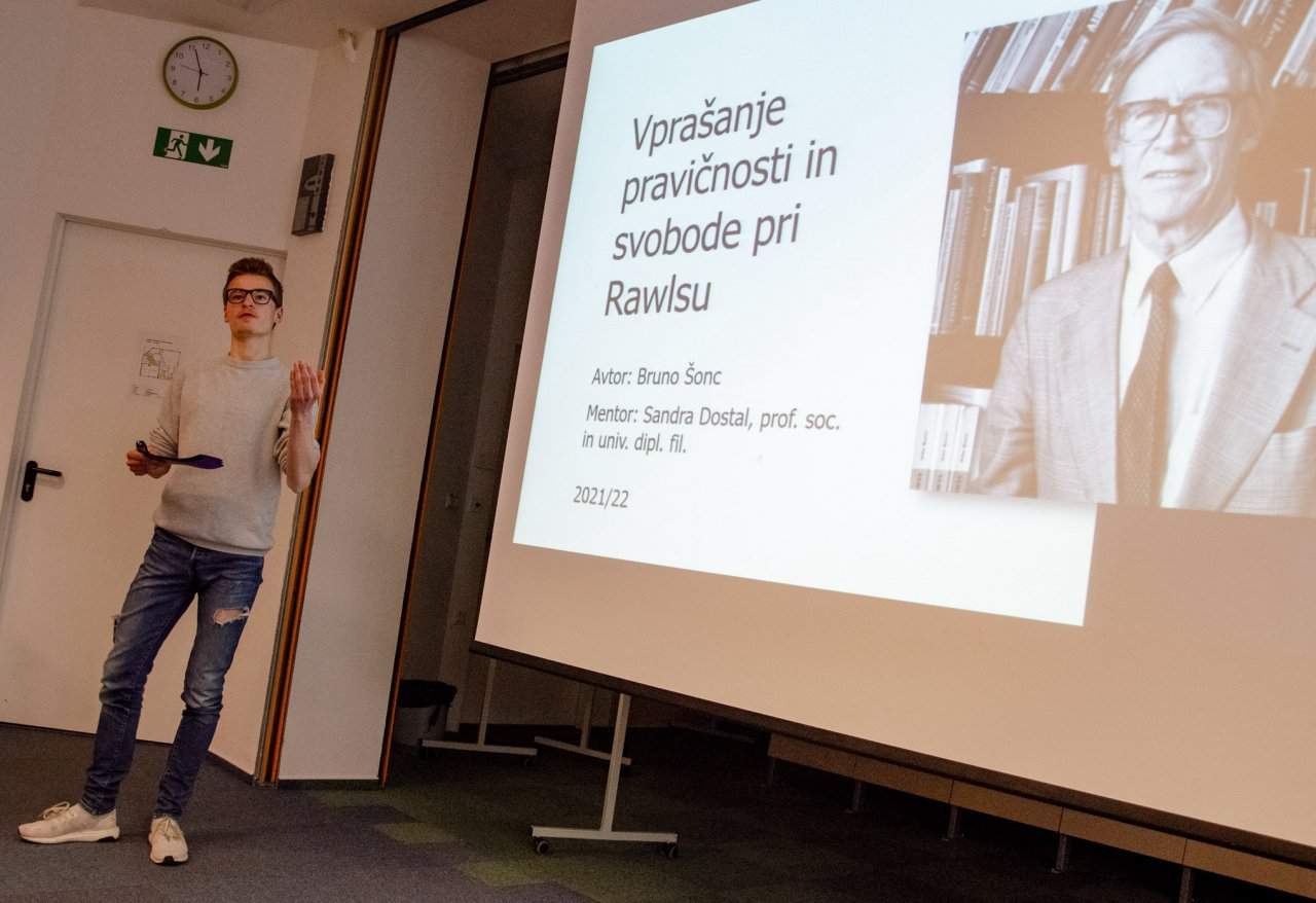 Kako danes mislijo mladi (raziskovalci)