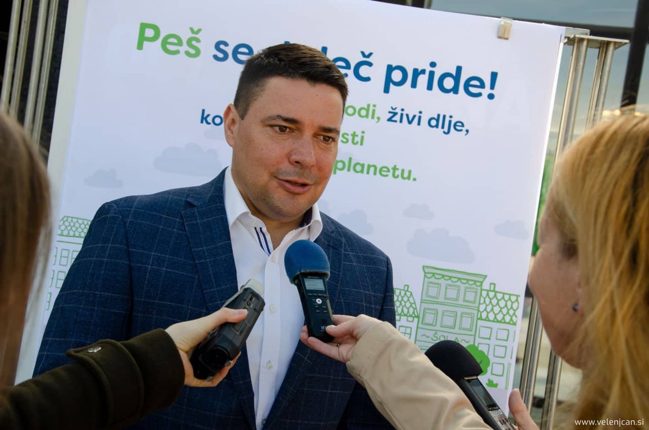 Župan in minister podpisala Mednarodno listino za hojo