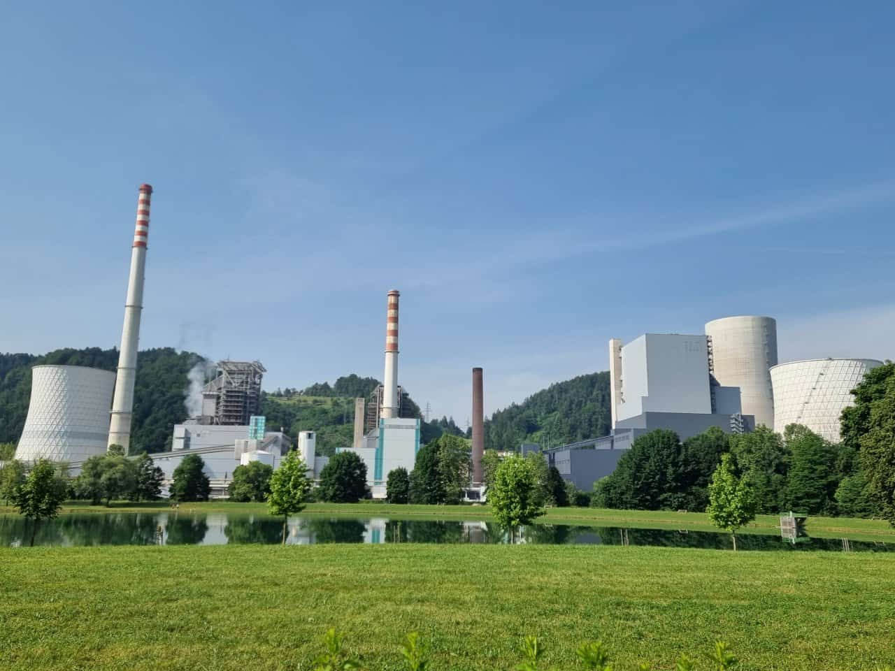 Pojasnilo Občine Šoštanj v zvezi izgradnjo sončne elektrarne na jezeru