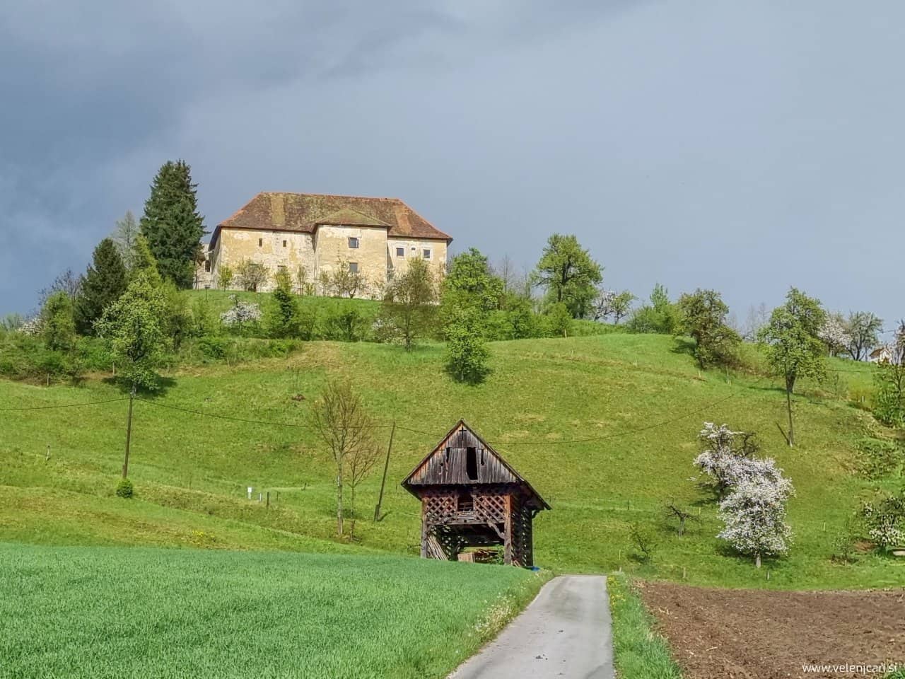 Grad ali gradič Švarcenštajn v Lazah pri Velenju