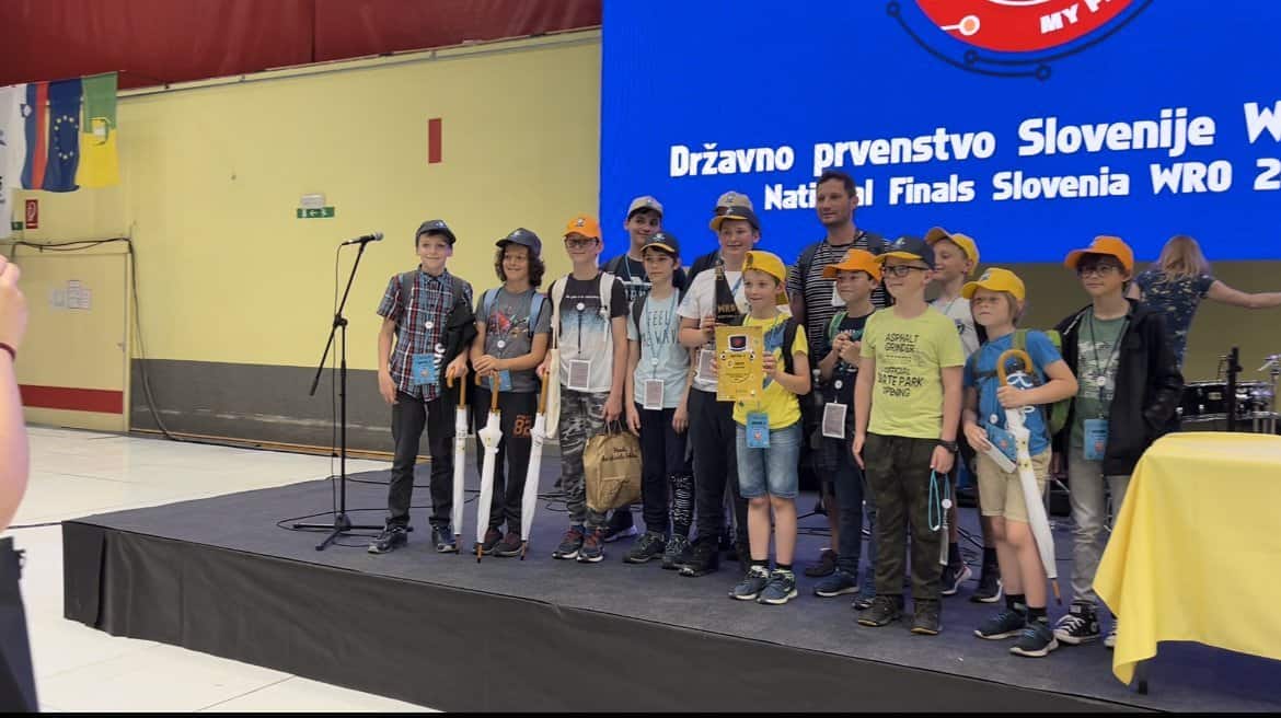 VIDEO: Dva zlata pokala v robotiki odšla na OŠ Gustava Šiliha v Velenju