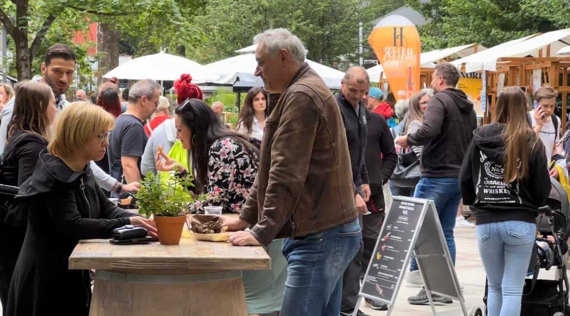 VIDEO: Današnja kulinarična tržnica v središču mesta - Promenada okusov