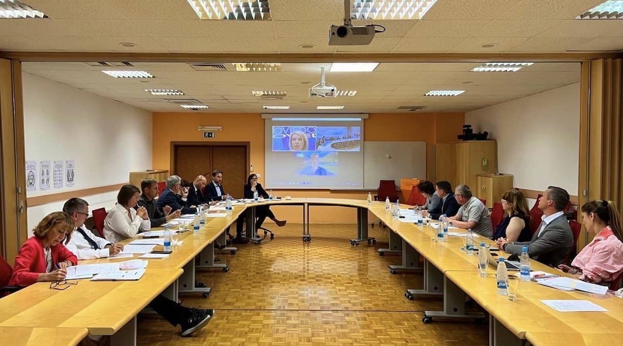 Z ministrom Hanom o prestrukturiranju iz premogovne regije