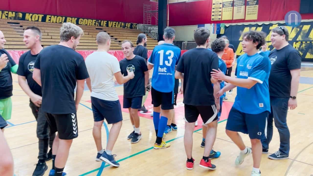 VIDEO: Velenjčani odigrali nogometno tekmo z brezdomno ekipo iz Ljubljane