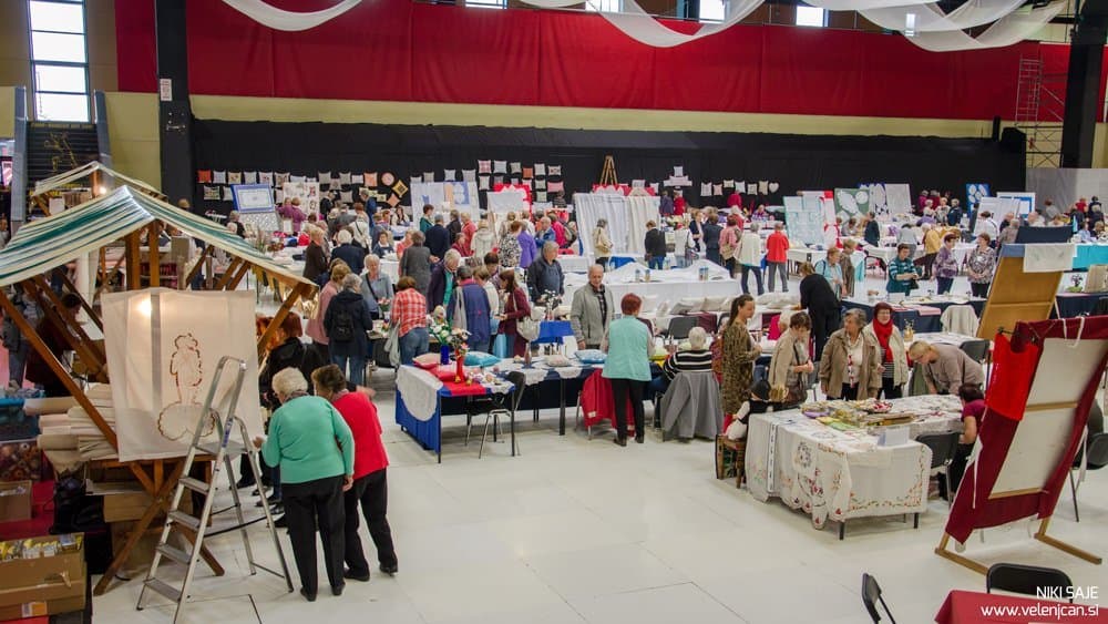 Konec tedna že 6. mednarodni festival vezenja