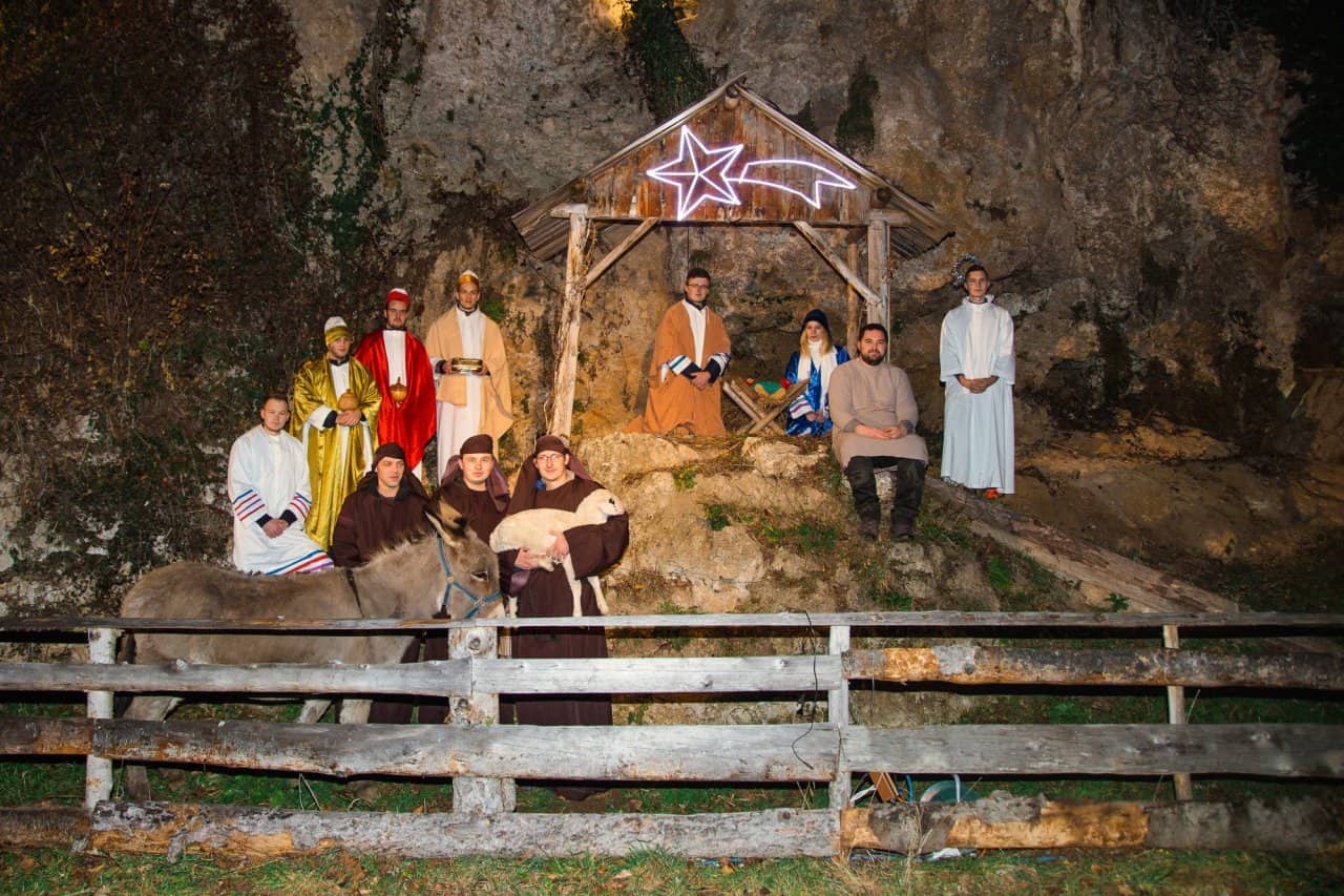 Žive jaslice pod skalo v Vinski Gori