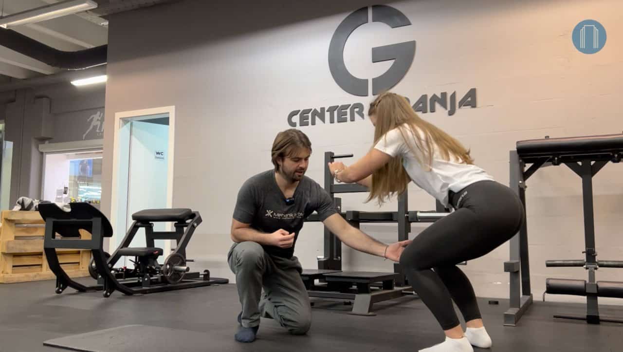 VIDEO: Nasvet pri bolečinah v kolenih #CenterGibanjaVelenje