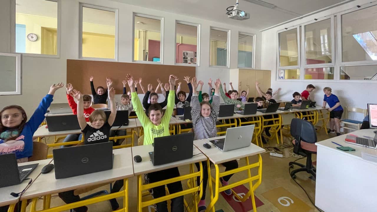 Tudi na OŠ Gustava Šiliha Velenje podirali Guinnessov rekord