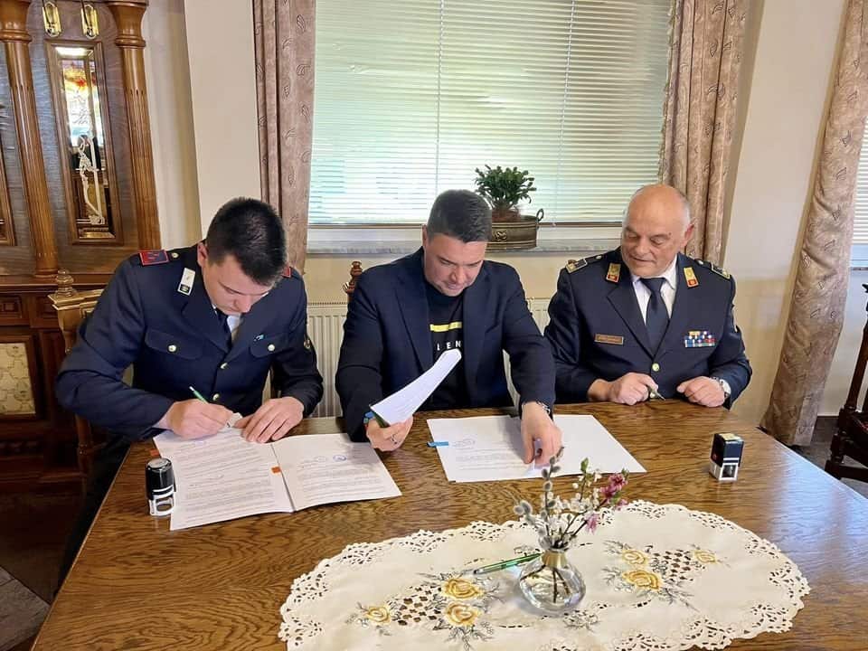 Skoraj milijon evrov za izvajanje javne gasilske službe