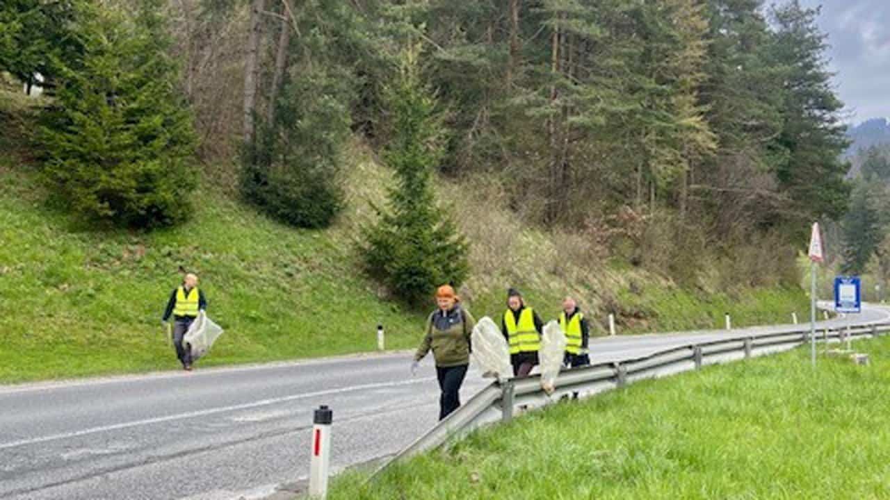 V čistilnih akcijah odstranili več kot 12 ton odpadkov