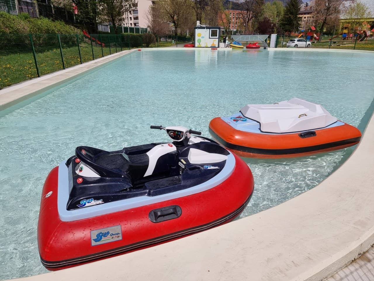 Čolnički so že tu - kmalu bo na Pikinem otroškem igrišču možna vožnja za najmlajše