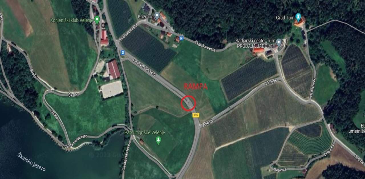 Zapora sprehajalne poti ob Škalskem jezeru