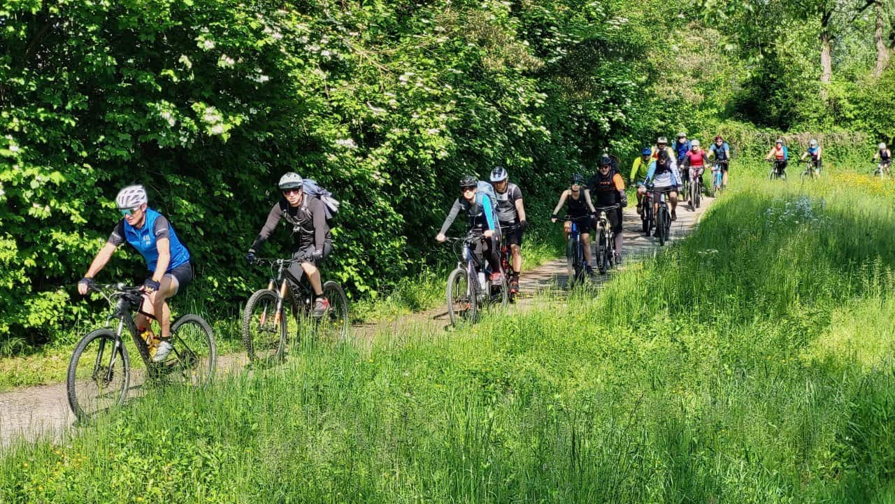 Udeleženci navdušeni nad prvim Veleye eBike Tourom